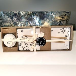 Market Finds Sushi 🍣 Dish 3pc Set Bamboo Chopsticks & Soy Dish NEW Gift Set